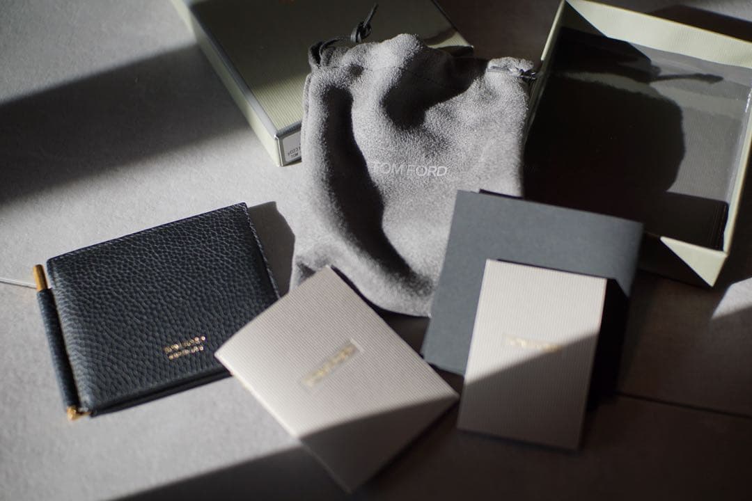 TOM FORD マネークリップ付き二つ折り財布 ブラック