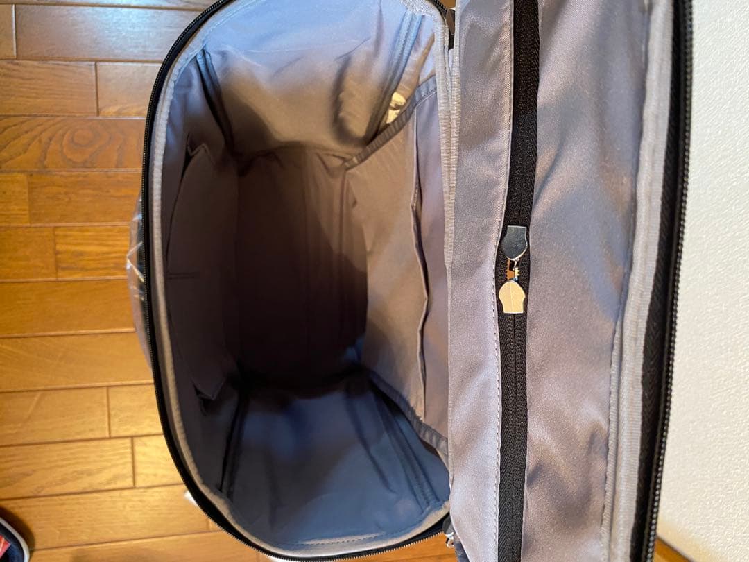 SWANY ジップブラック キャリーバッグL新品未使用品あき