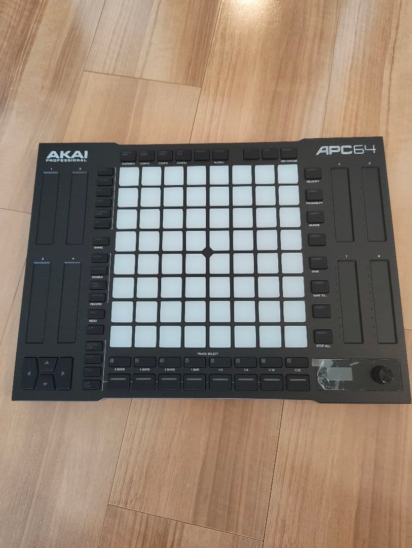 AKAI APC64 MIDIコントローラー