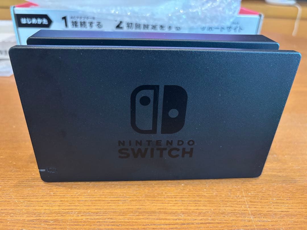 【美品】 Nintendo Switch 本体 +ケース+ソフト2本