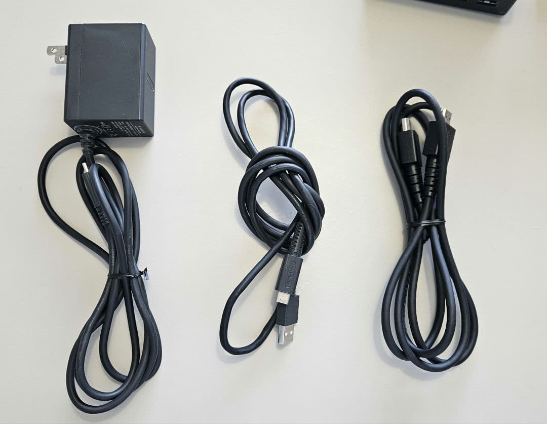 Nintendo Switch スイッチ　本体+ソフト4本+ケース　セット