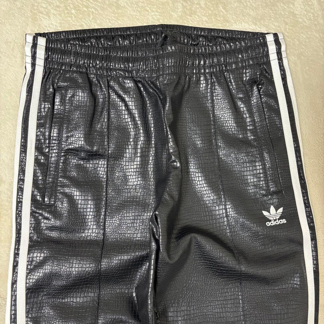 アディダスオリジナルス プレミアム フェイクレザー リュクス トラックXLサイズ