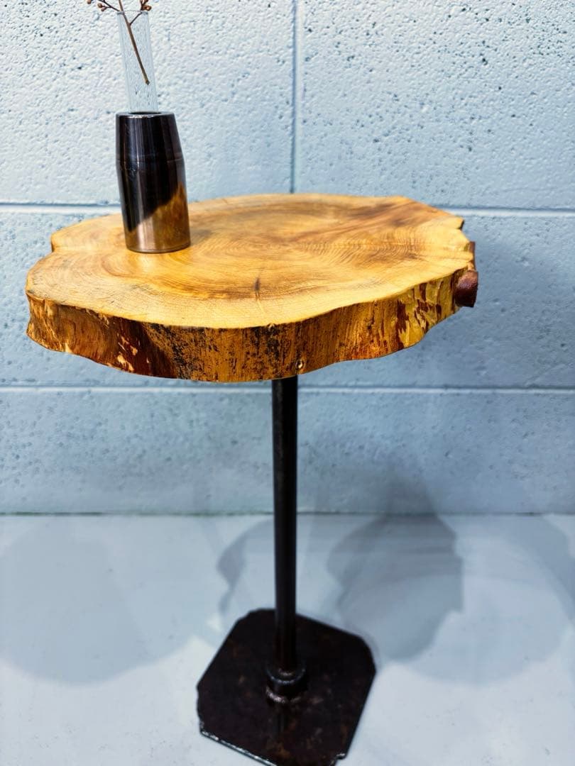 榧輪切りサイドテーブル　ナイトテーブル　コーヒーテーブル　観葉植物起き