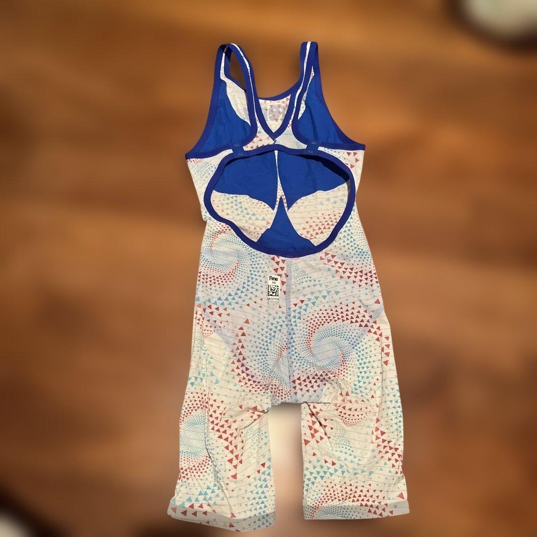 arena スポーツ用水着 スピラルパターン