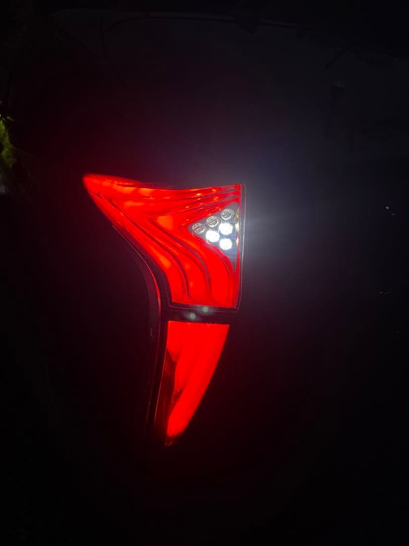 50プリウス ヴァレンティテールランプ