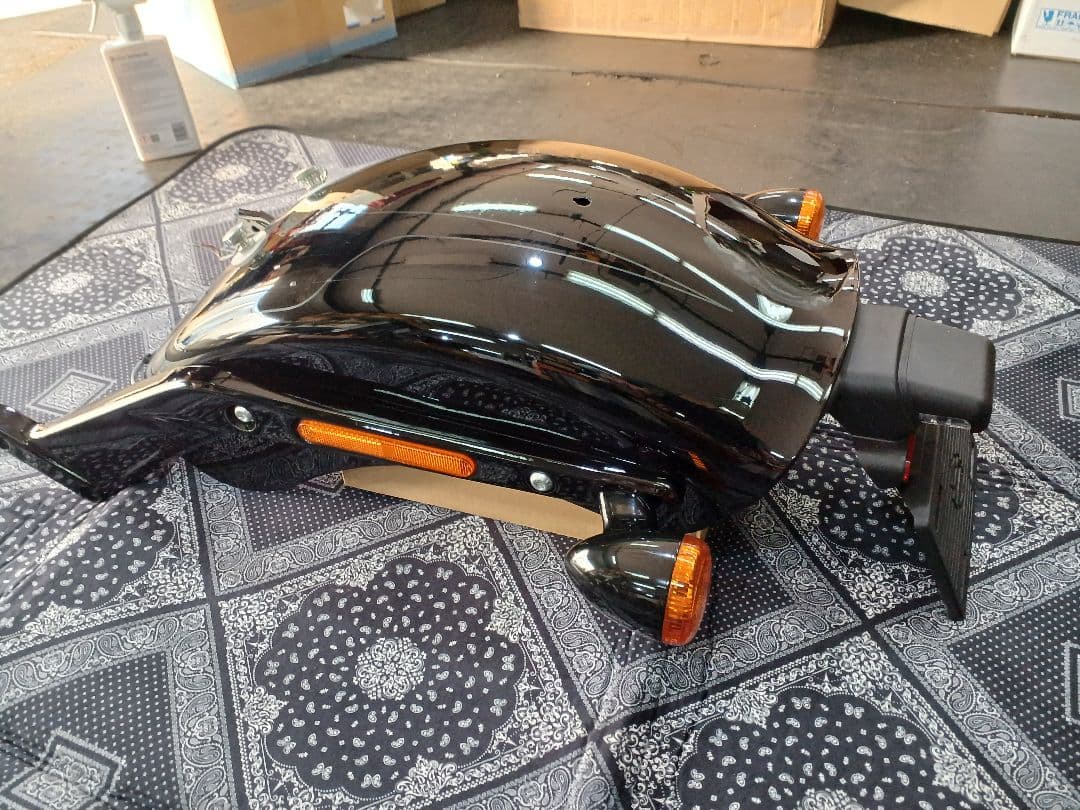 ハーレーFXBRS114リヤフェンダーストラットウィンカー美品！