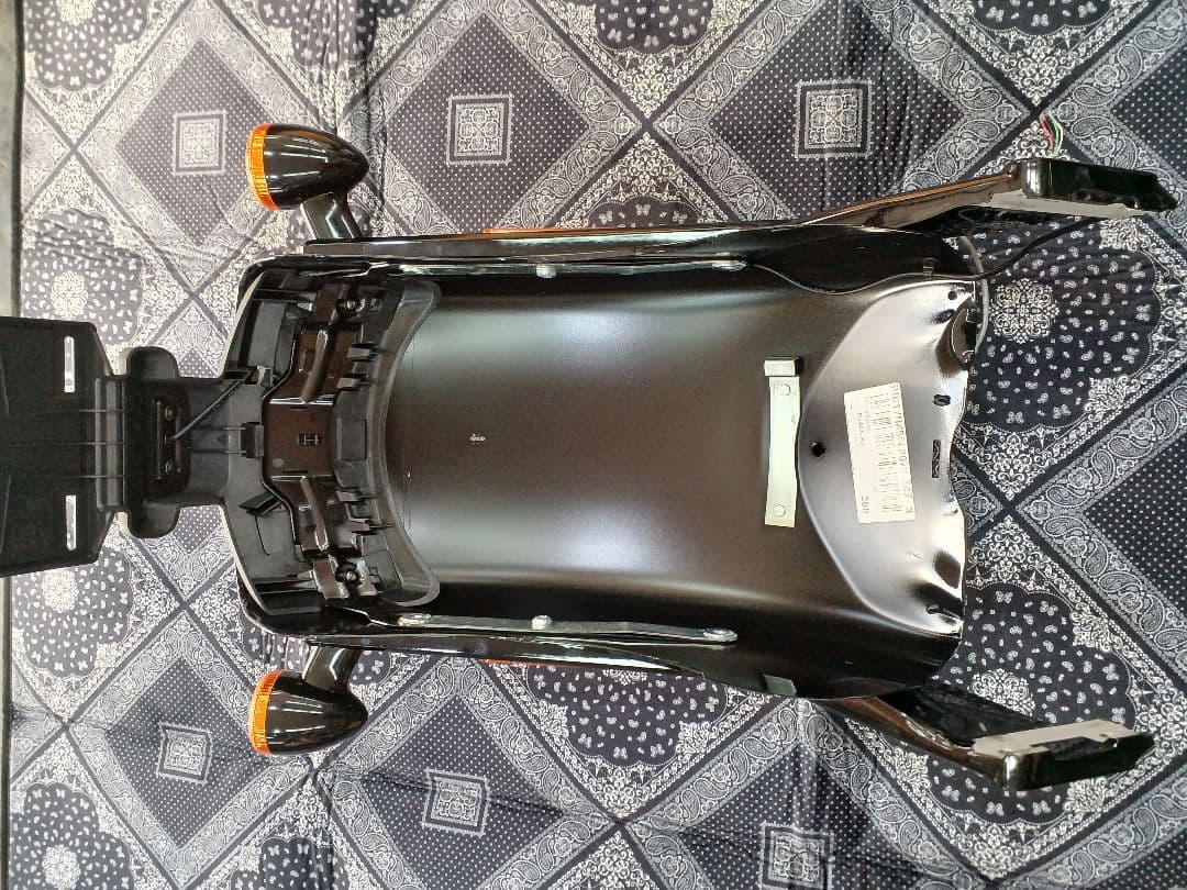 ハーレーFXBRS114リヤフェンダーストラットウィンカー美品！