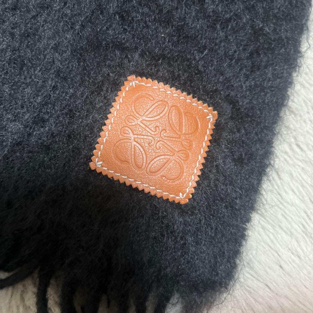 LOEWE ダークグレー マフラー フリンジ付き