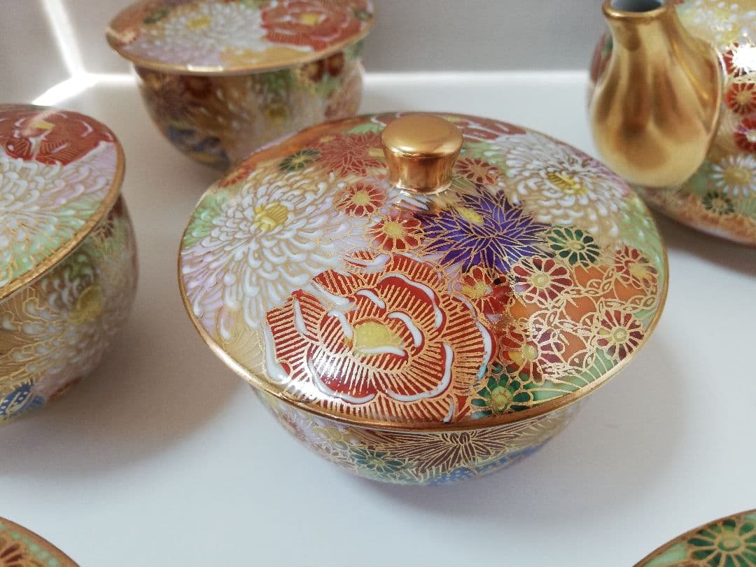 九谷焼　極美品　秀幸　金花詰　茶器揃(急須と蓋付き湯呑み5客)