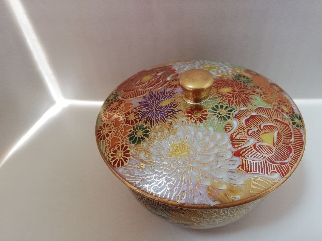 九谷焼　極美品　秀幸　金花詰　茶器揃(急須と蓋付き湯呑み5客)