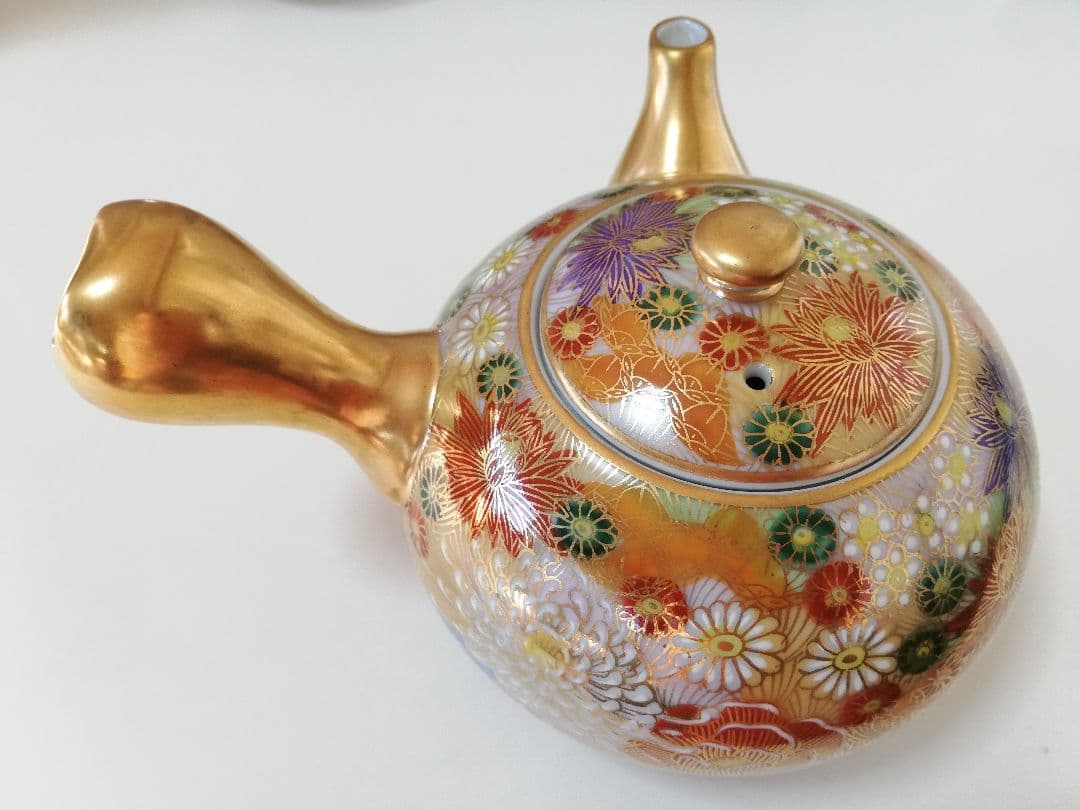 九谷焼　極美品　秀幸　金花詰　茶器揃(急須と蓋付き湯呑み5客)