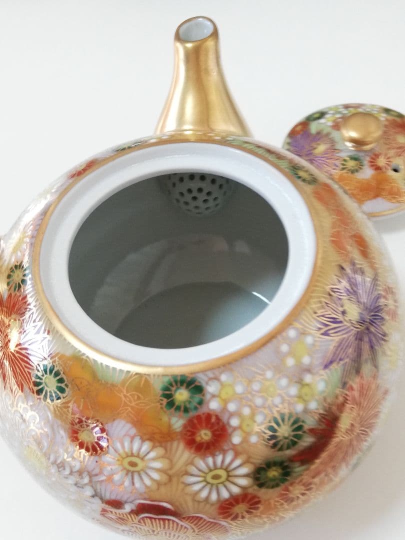 九谷焼　極美品　秀幸　金花詰　茶器揃(急須と蓋付き湯呑み5客)