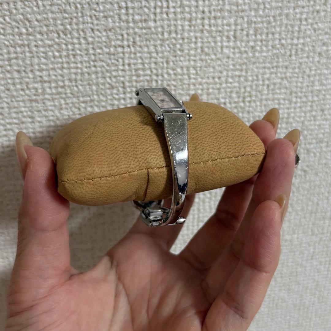 GUCCI バングルウォッチ 1Pダイヤモンド 1500L 新品電池