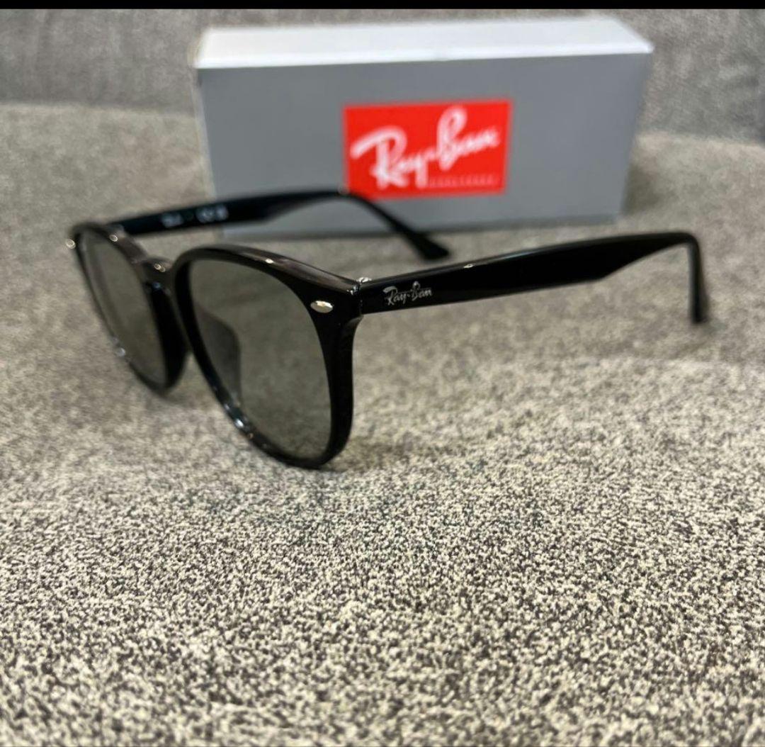 レイバンRayBan RB4259F601/87 BLACK/LIGHTGREY
