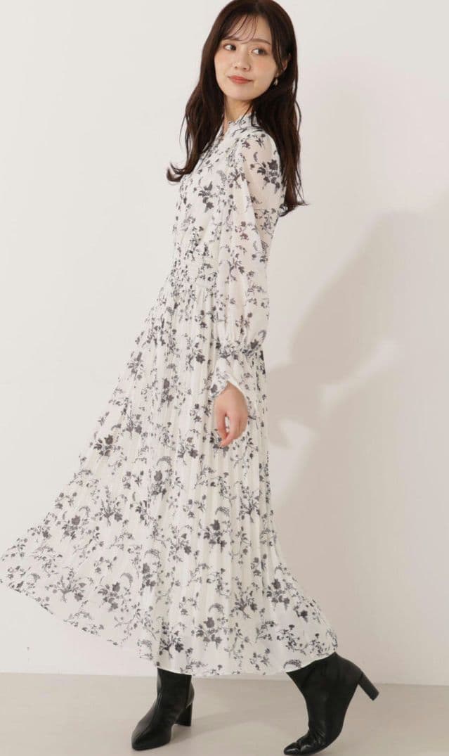 【新品】プロポーションボディドレッシング　花柄プリーツワンピース