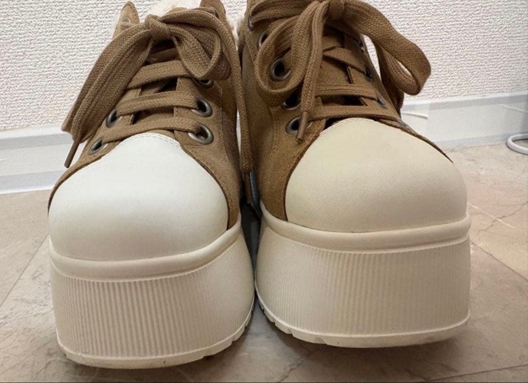 ♡！短時間着用美品 鈴木亜美さんプロデュースもこもこスニーカー