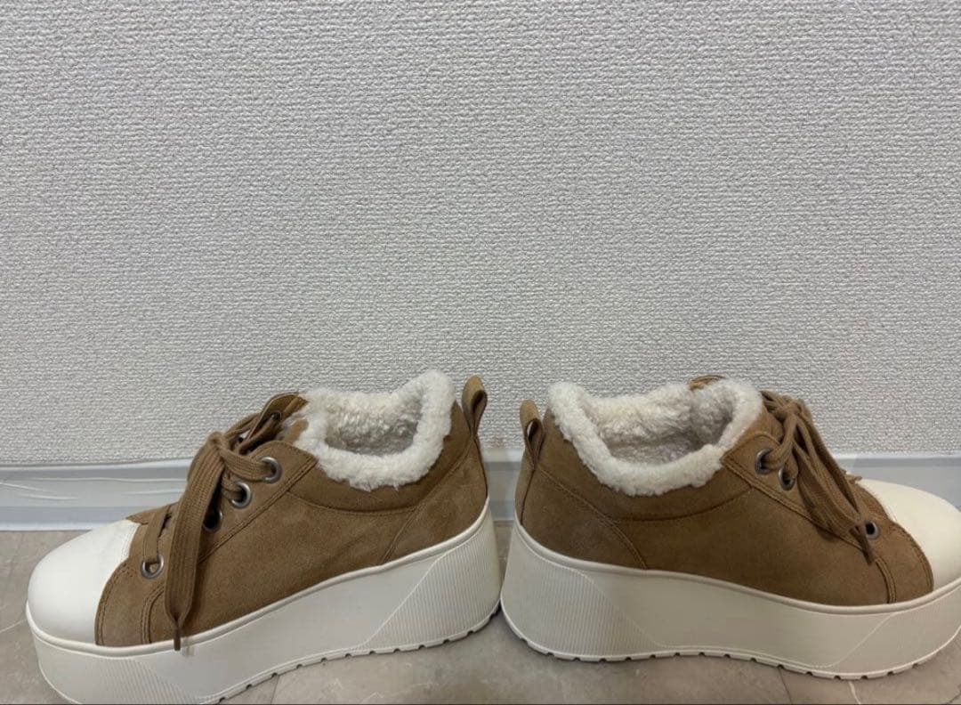♡！短時間着用美品 鈴木亜美さんプロデュースもこもこスニーカー