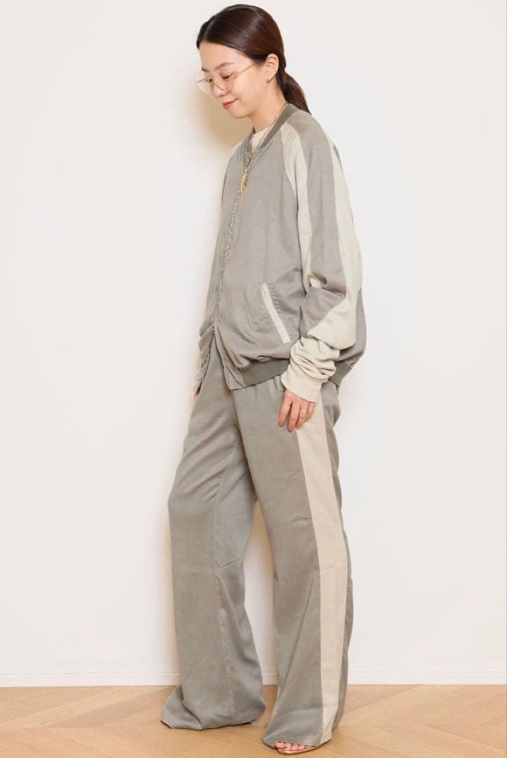 新品REMI RELIEF/レミレリーフSUEDE LIKE FLARE パンツ