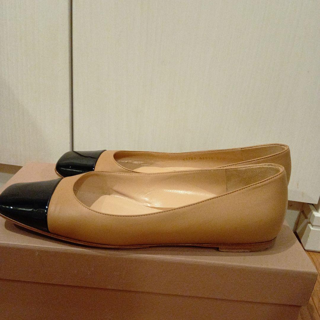 N*l様 ★美品★Gianvito Rossi ベージュと黒のフラットシューズ
