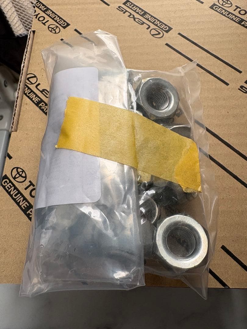 【ろと】新型シエンタＺ　純正ホイール4本（キャップ、ナット付）