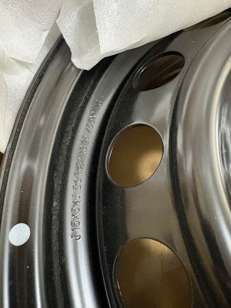 【ろと】新型シエンタＺ　純正ホイール4本（キャップ、ナット付）