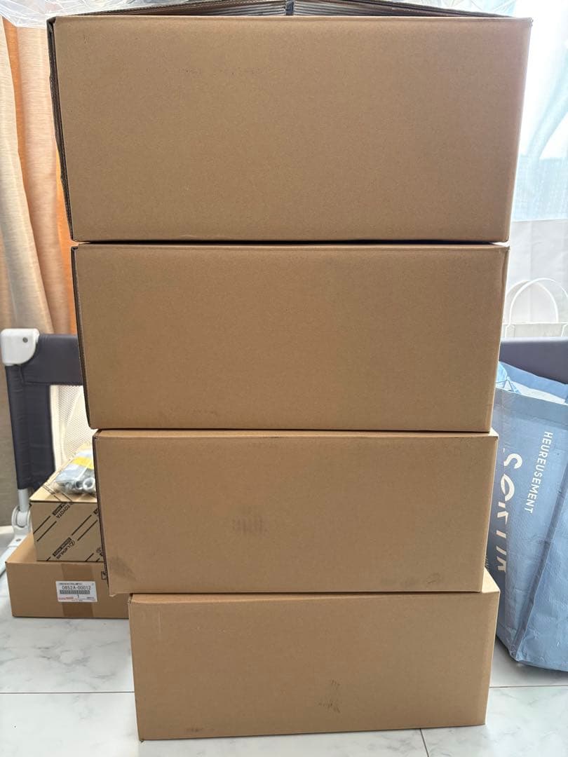 【ろと】新型シエンタＺ　純正ホイール4本（キャップ、ナット付）