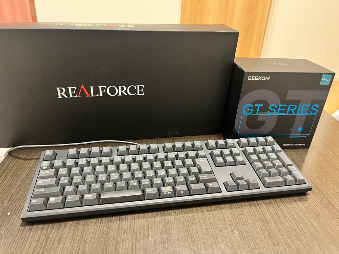 GEEKOM GT1 mega 2テラ　超高性能キーボード付！