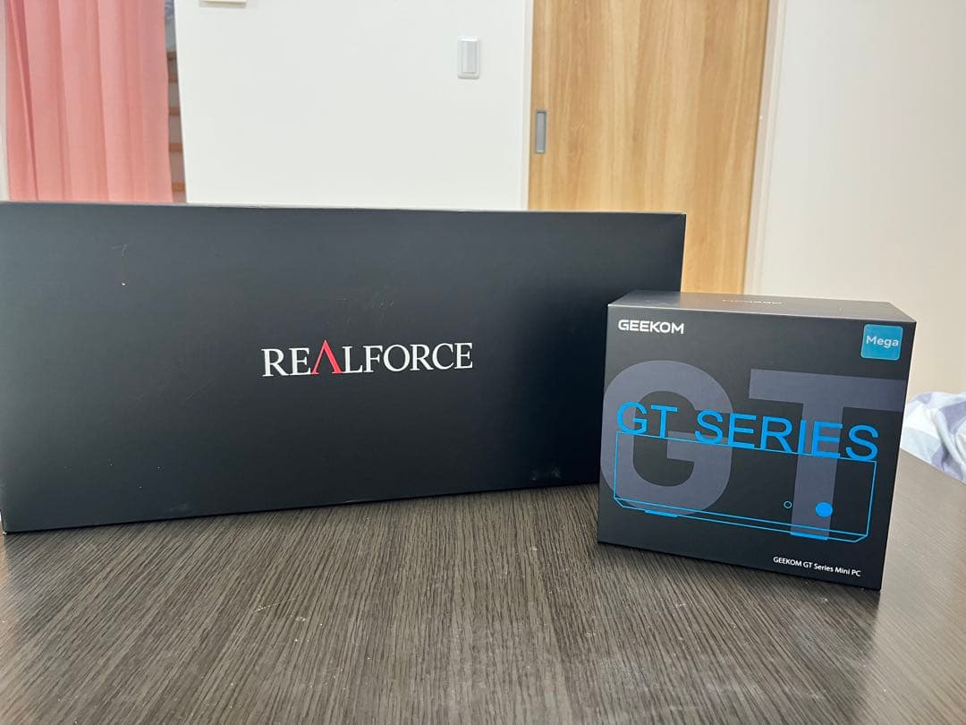 GEEKOM GT1 mega 2テラ　超高性能キーボード付！