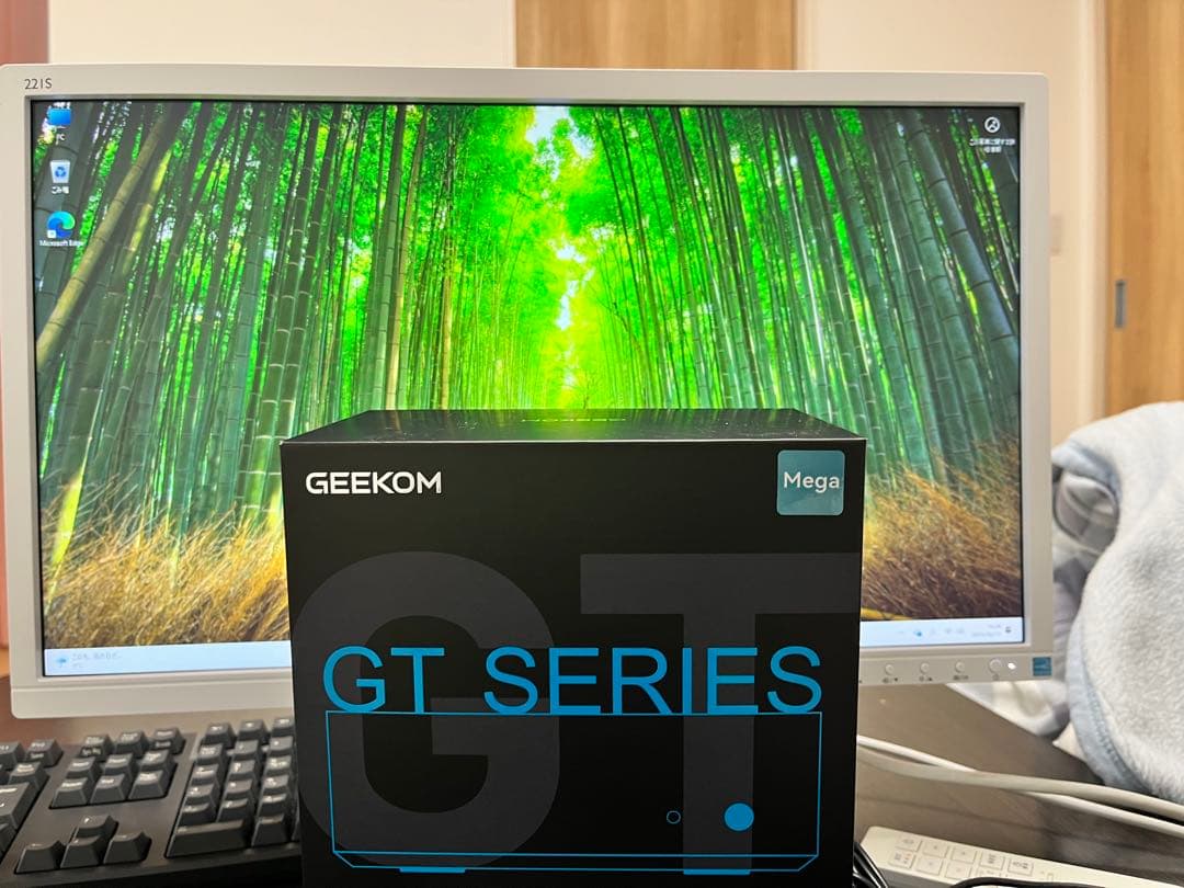 GEEKOM GT1 mega 2テラ　超高性能キーボード付！