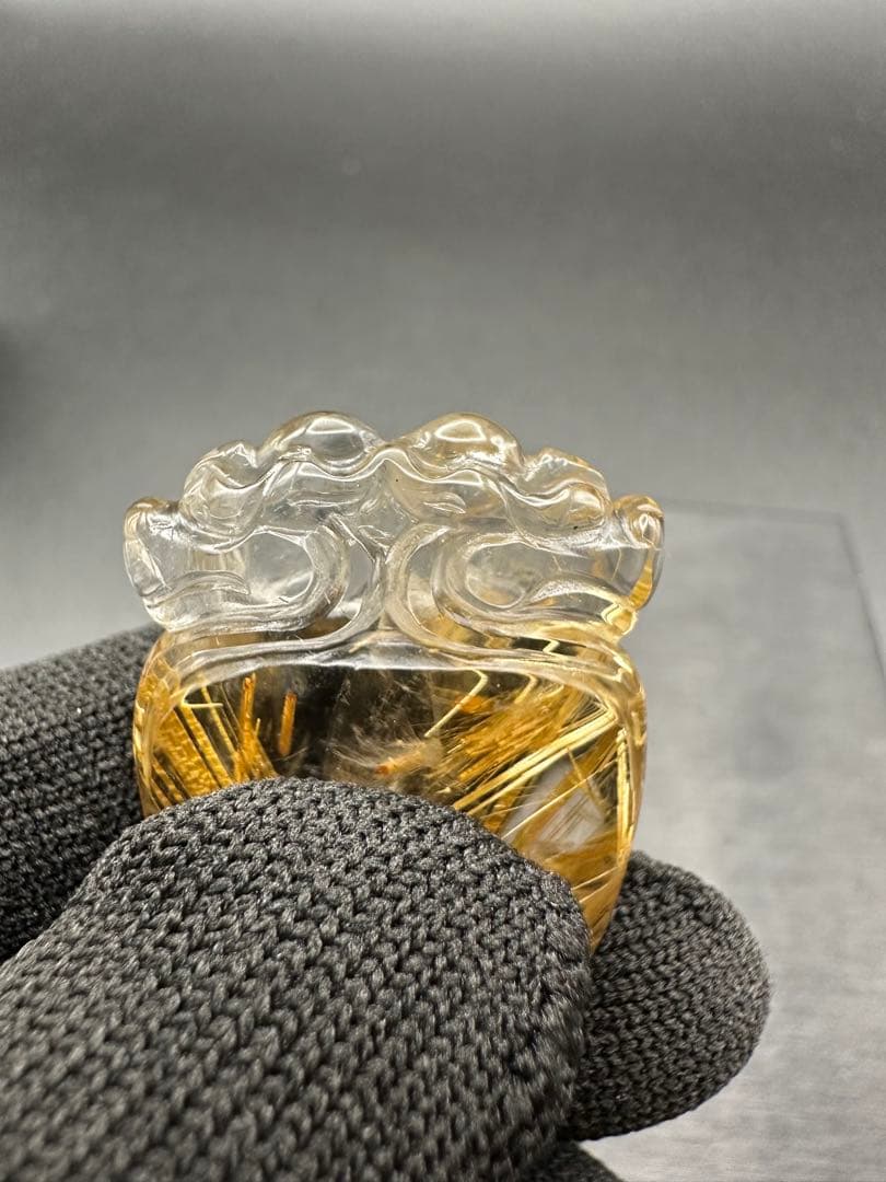 タイチンルチルクォーツ彫物（貔貅）