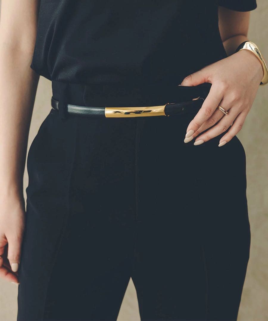 anuans スリムフィットセミフレアパンツ