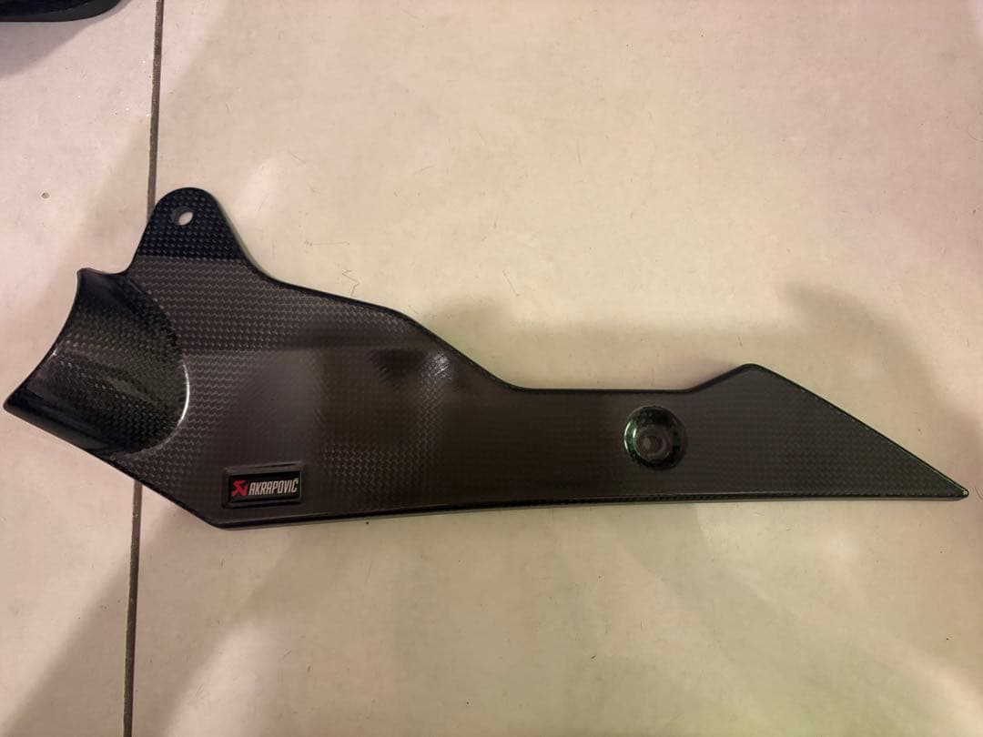 AKRAPOVIČ レイシングタイプスリップオンマフラー