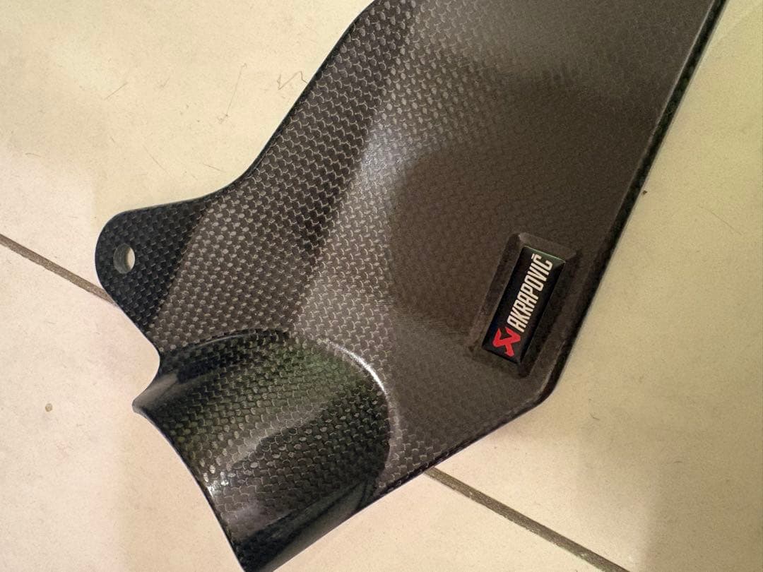 AKRAPOVIČ レイシングタイプスリップオンマフラー