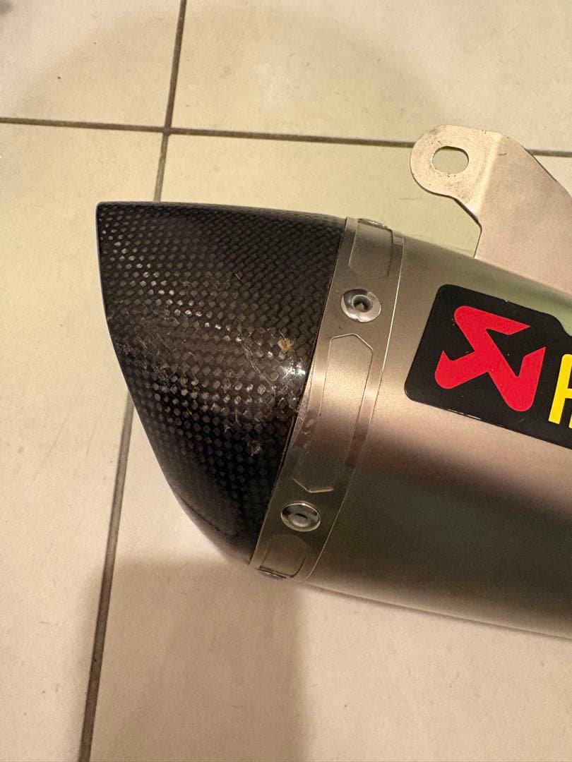 AKRAPOVIČ レイシングタイプスリップオンマフラー