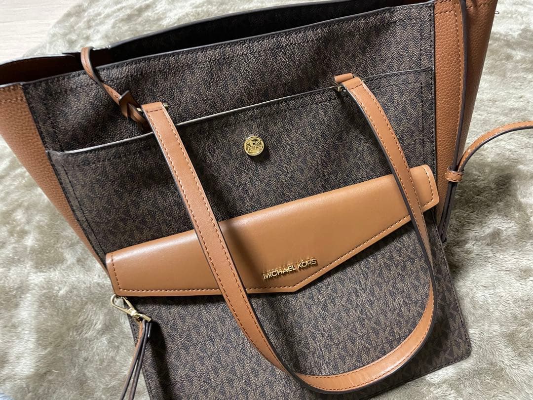 MICHEAL KORS ショルダーバッグ 別売りチャーム＆バックルおまけ付き