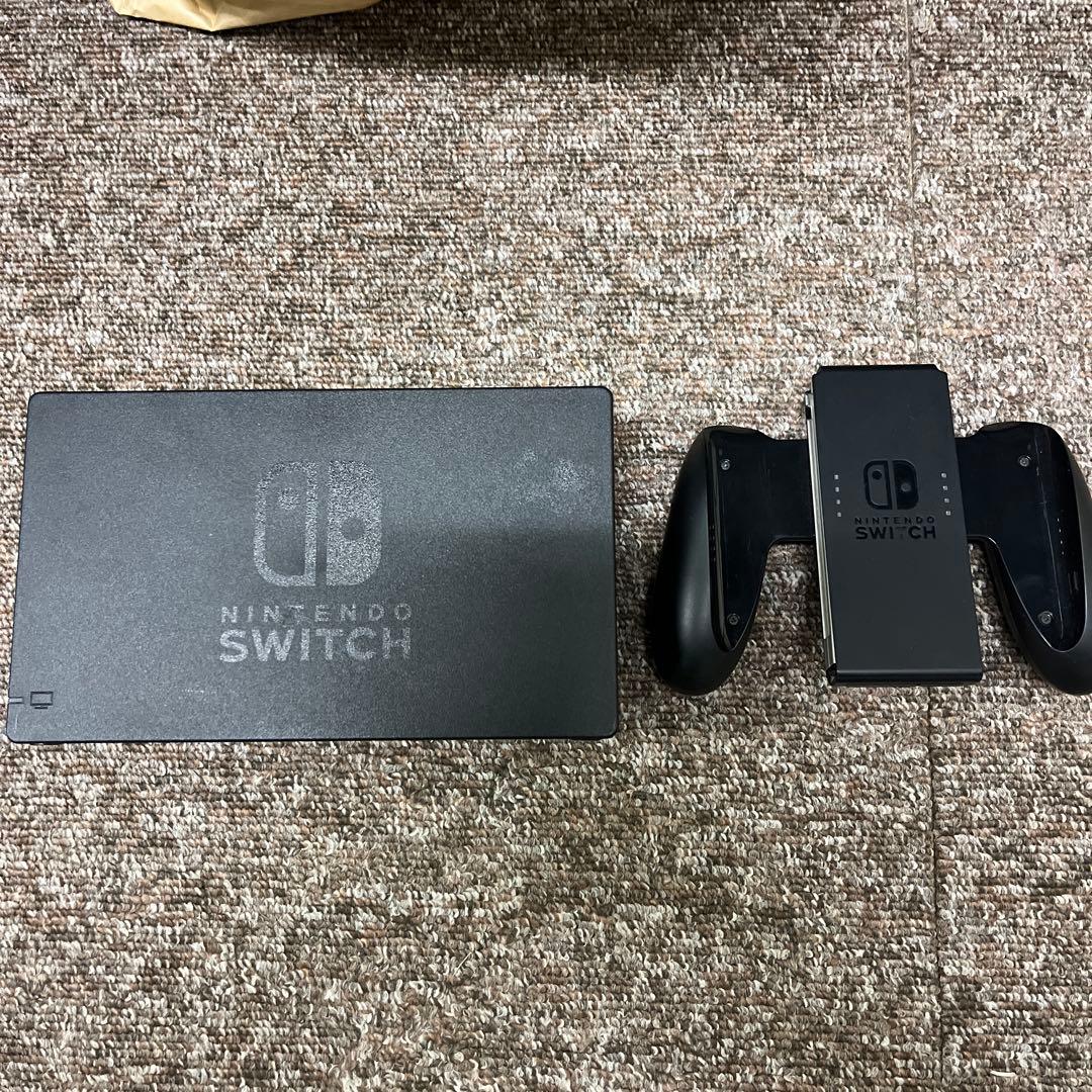 Nintendo Switch 本体 ブラック/レッド