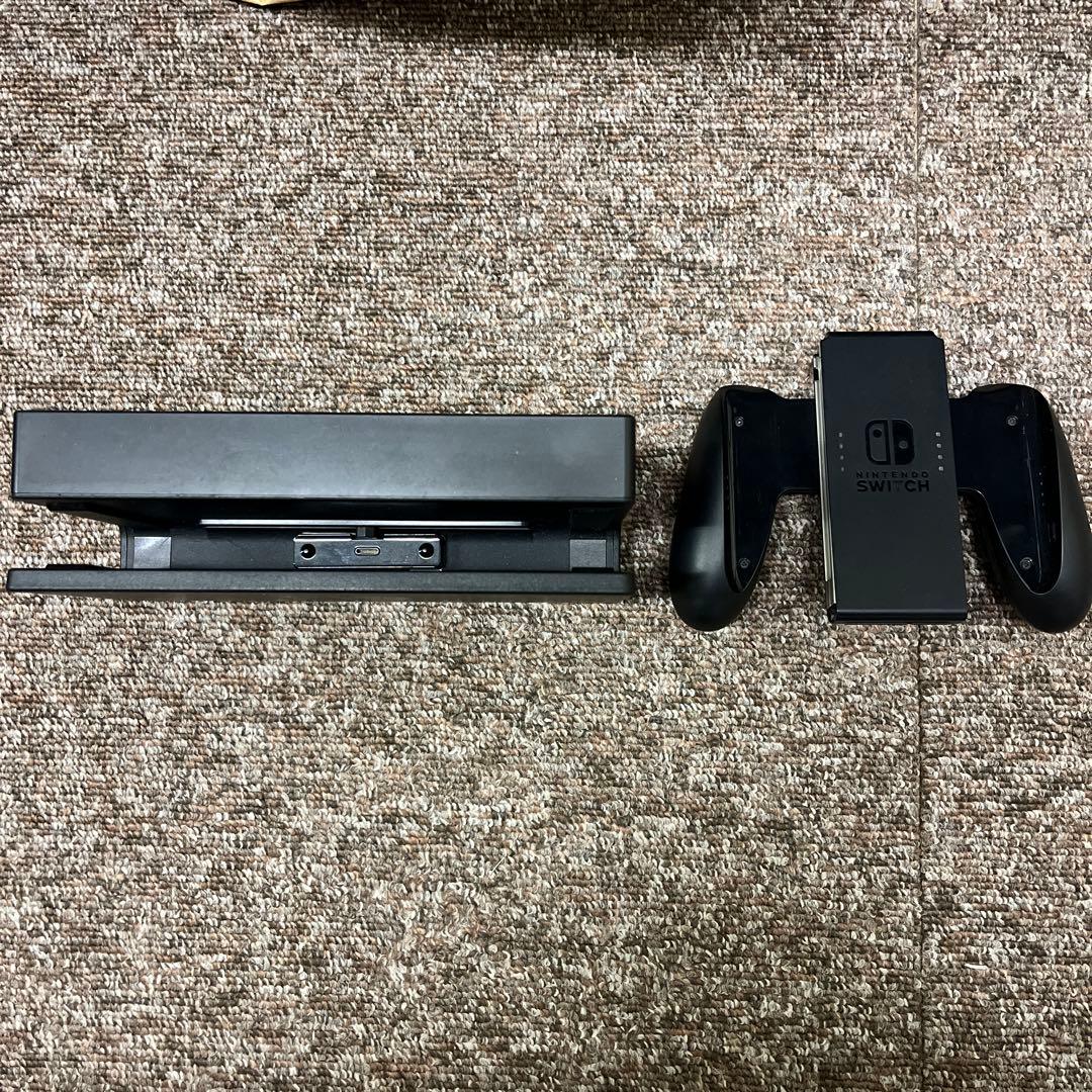 Nintendo Switch 本体 ブラック/レッド