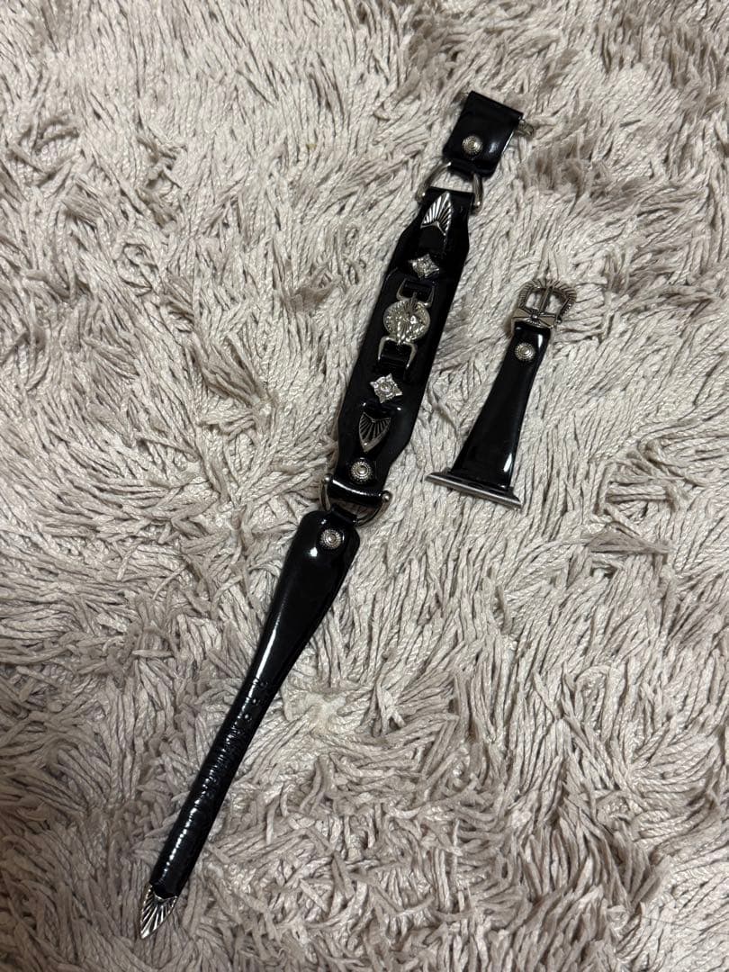 美品　toga leather watch belt 41cm GLOSSY