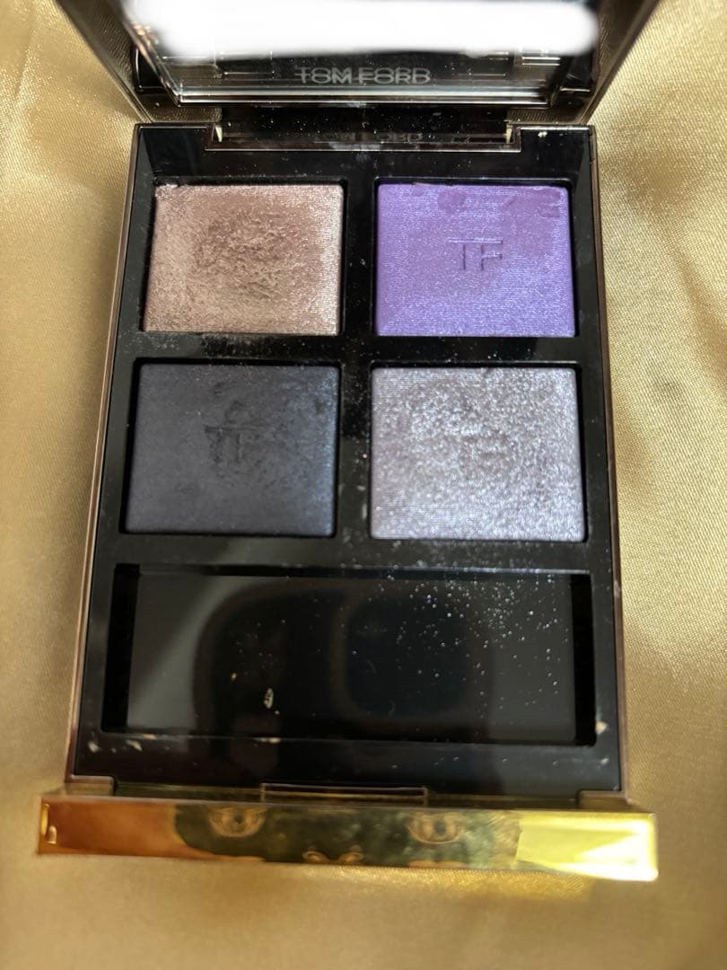 トムフォード アイカラークォード 28A デイドリーム