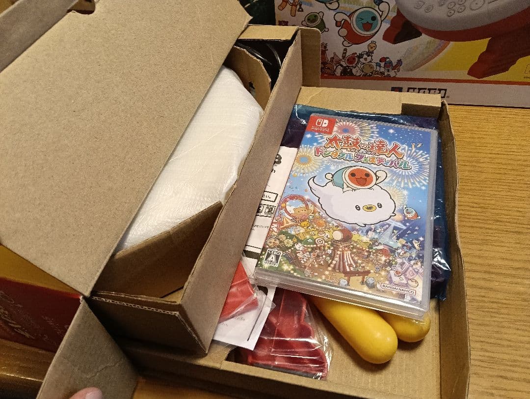 太鼓の達人 ソフトとホリ製のタタコン2台です