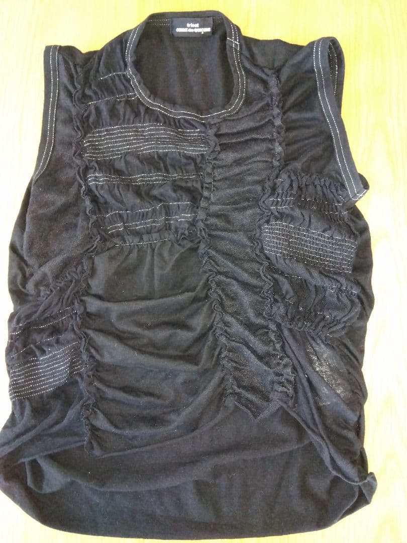 Comme des Garçons ブラックノースリーブカットソー