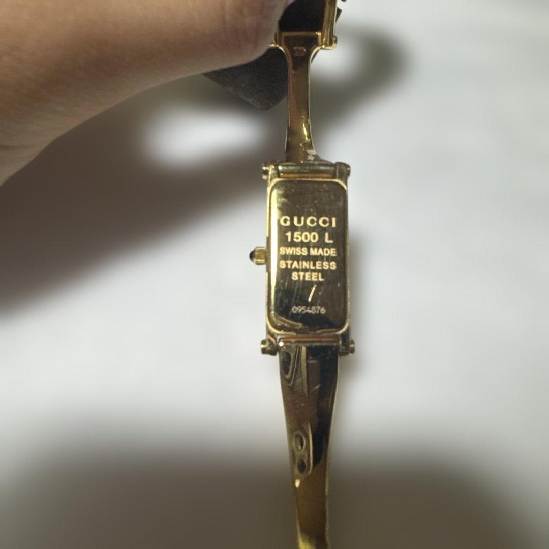 GUCCI レディース腕時計 1500L 黒文字盤 ゴールド バングル