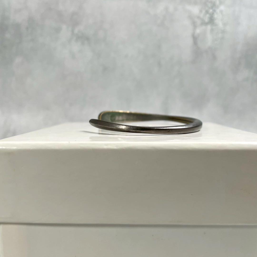 美品⭐️メゾンマルジェラ ナローブラスバングル ブランドロゴ型押し シルバー