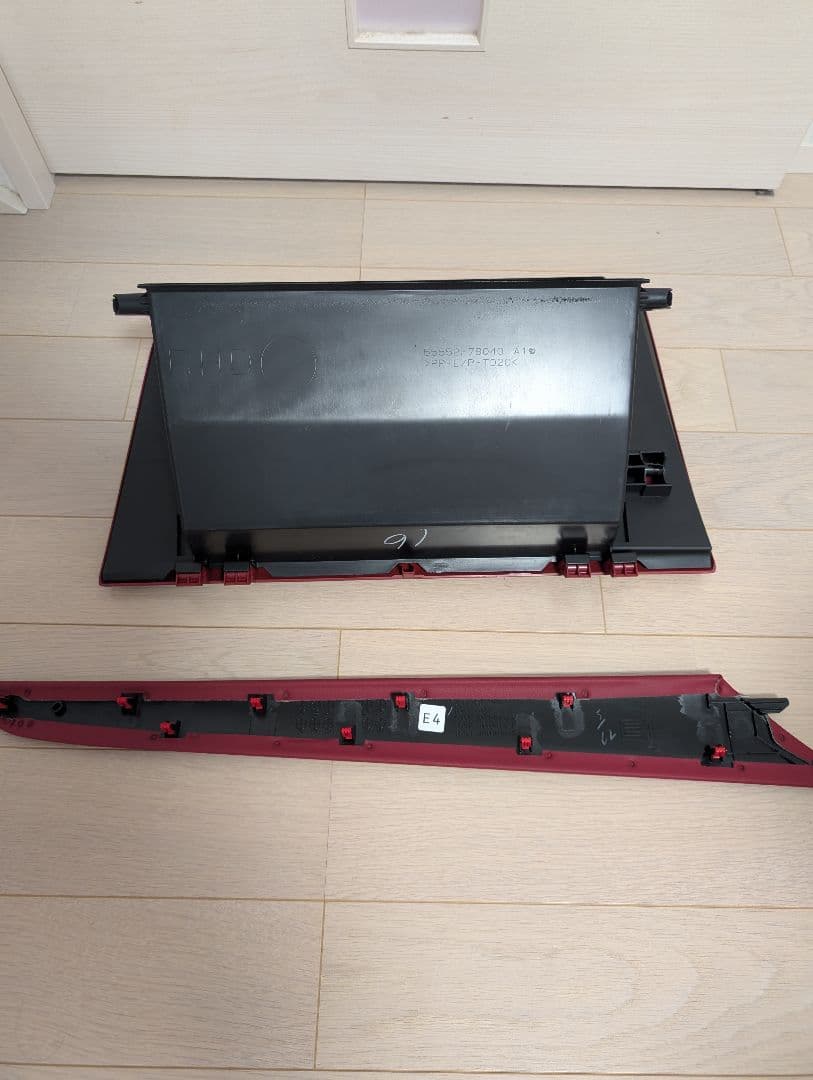 レクサスNX20系　純正グローブボックス・サイドパネル　フレアレッド　2点セット