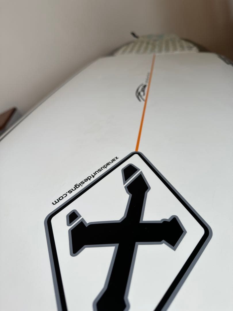 フィン付き　ザナドゥ　サーフボード5’5