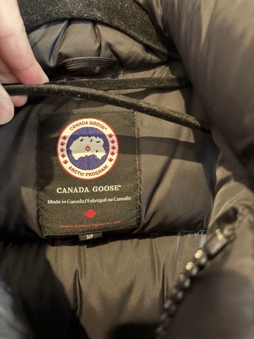 カナダグース ダウンベスト