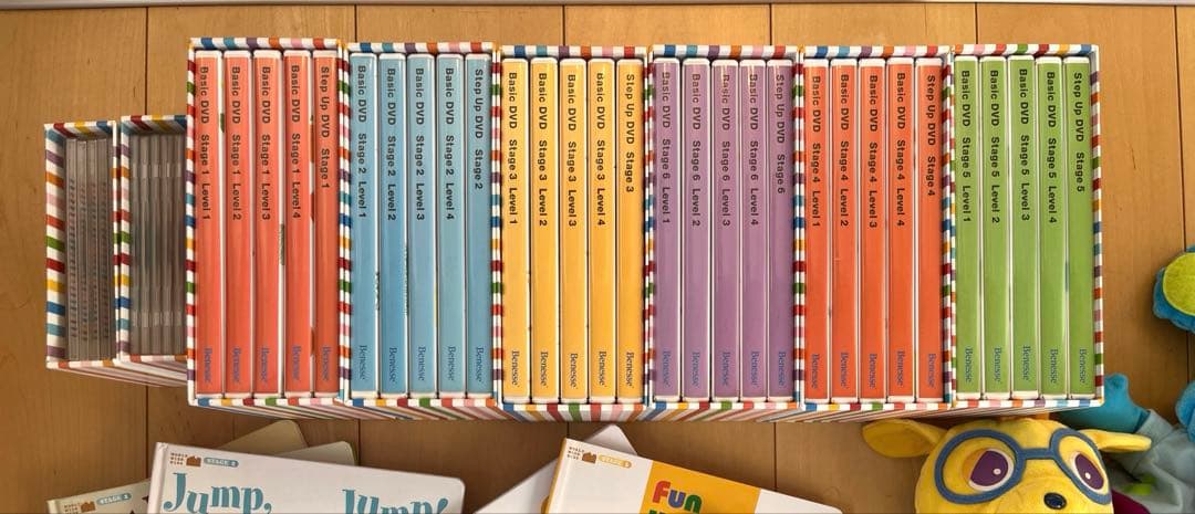 ワールドワイドキッズ　DVD・絵本・パペットセット