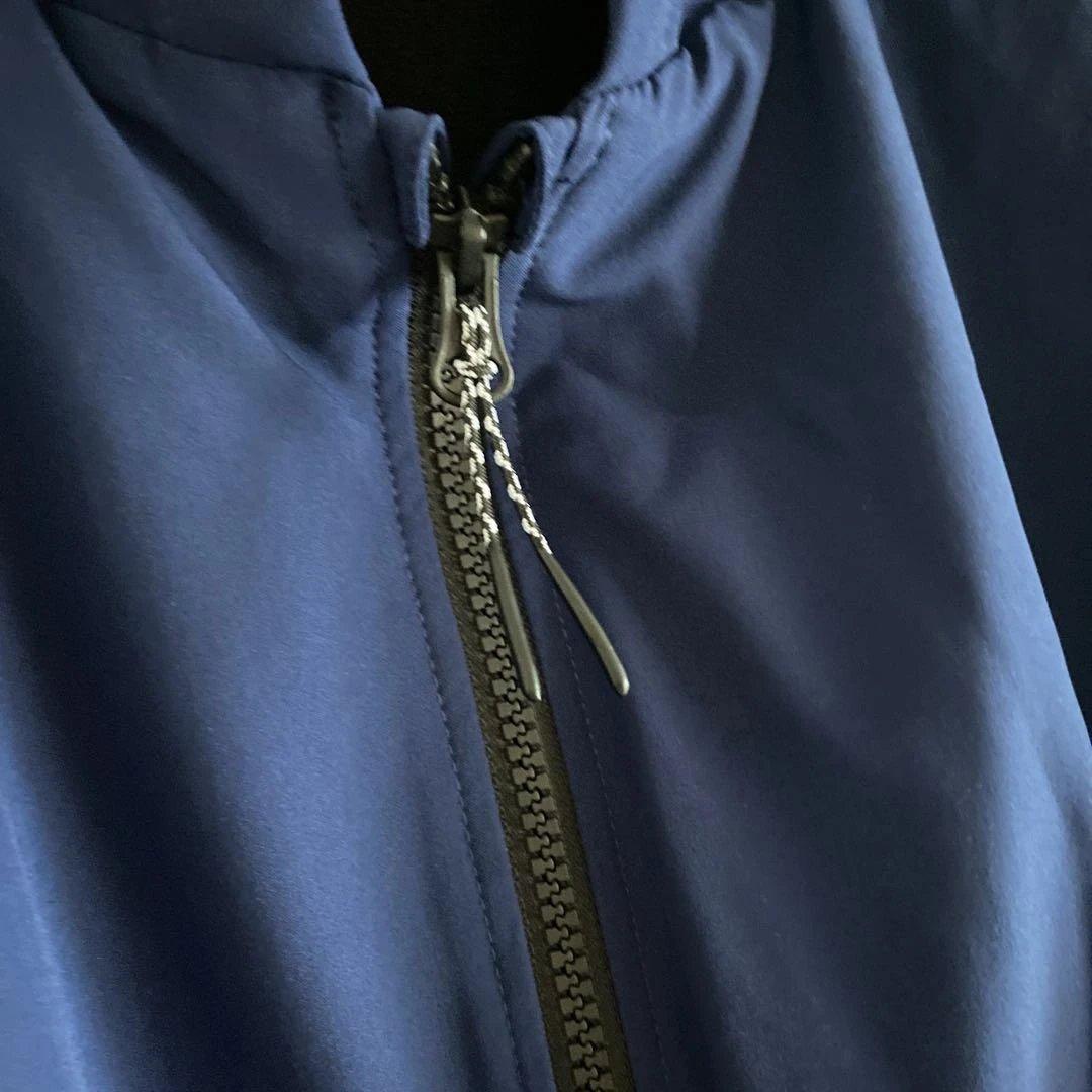 asics ネイビー フード付きジャケットとパンツセット