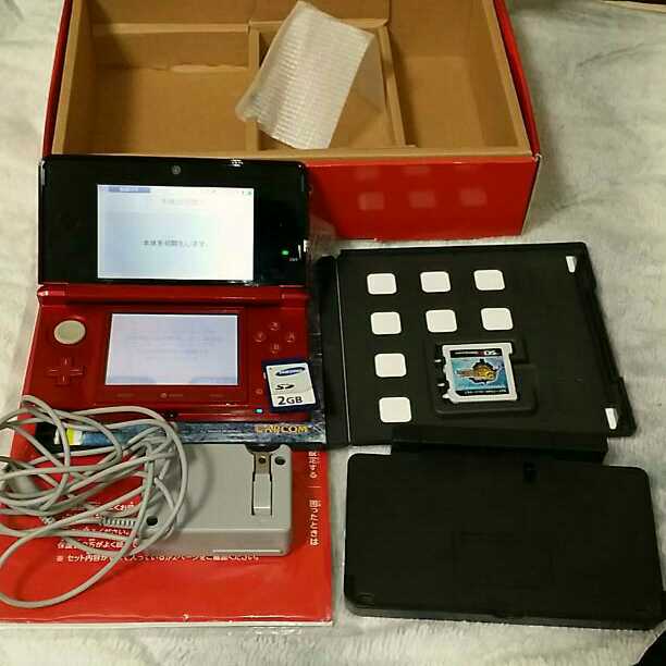3DS本体(SDcard 2ギガ付)+モンハン3G+モンハン4