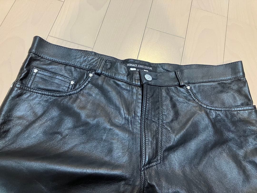versace レザーパンツ　ブラック